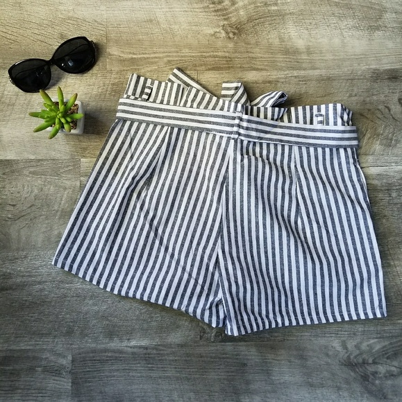 BLACK Paper Bag Stripe High-Waisted Belted Shorts. - Picture 2 of 5